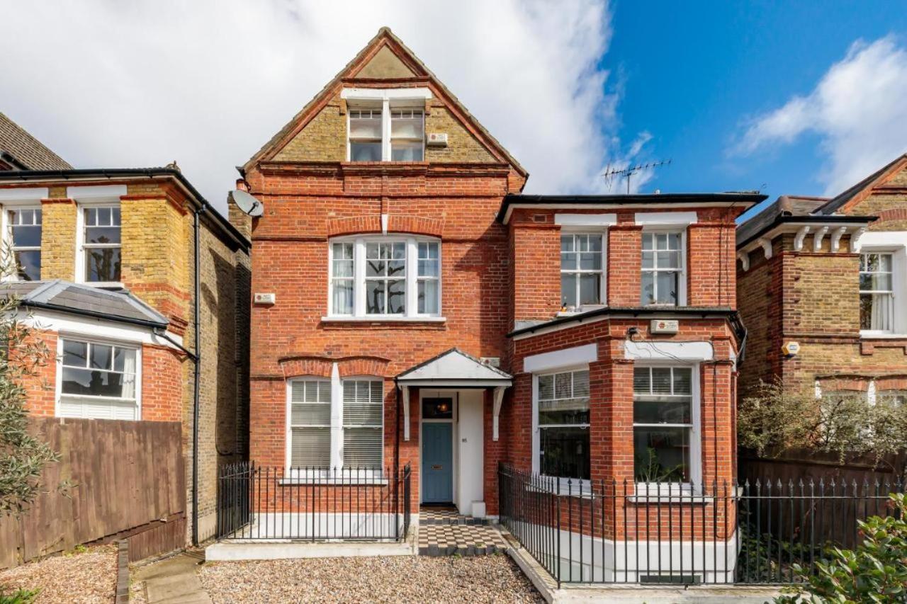 Bright & Spacious Modern 2 Bedroom London