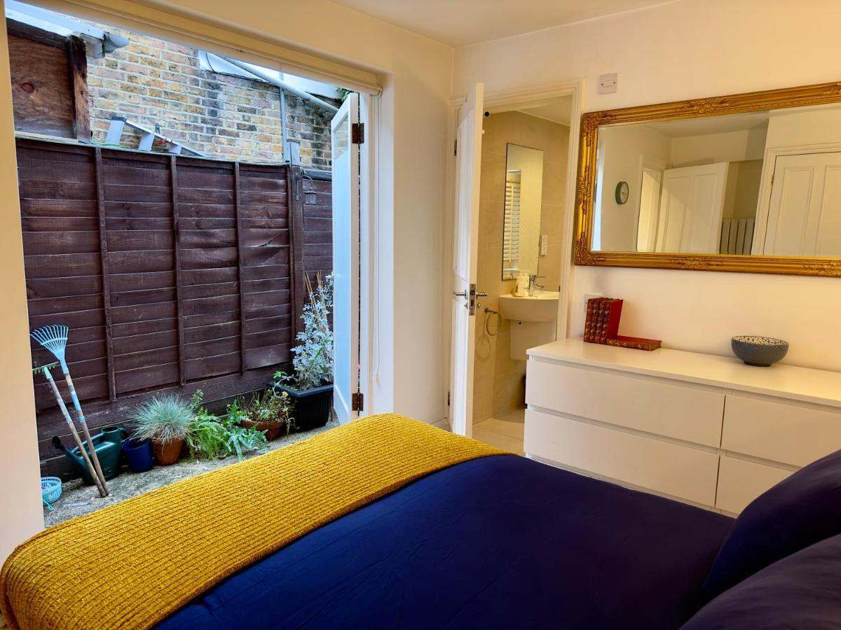 Pretty Little Mews House * Londen