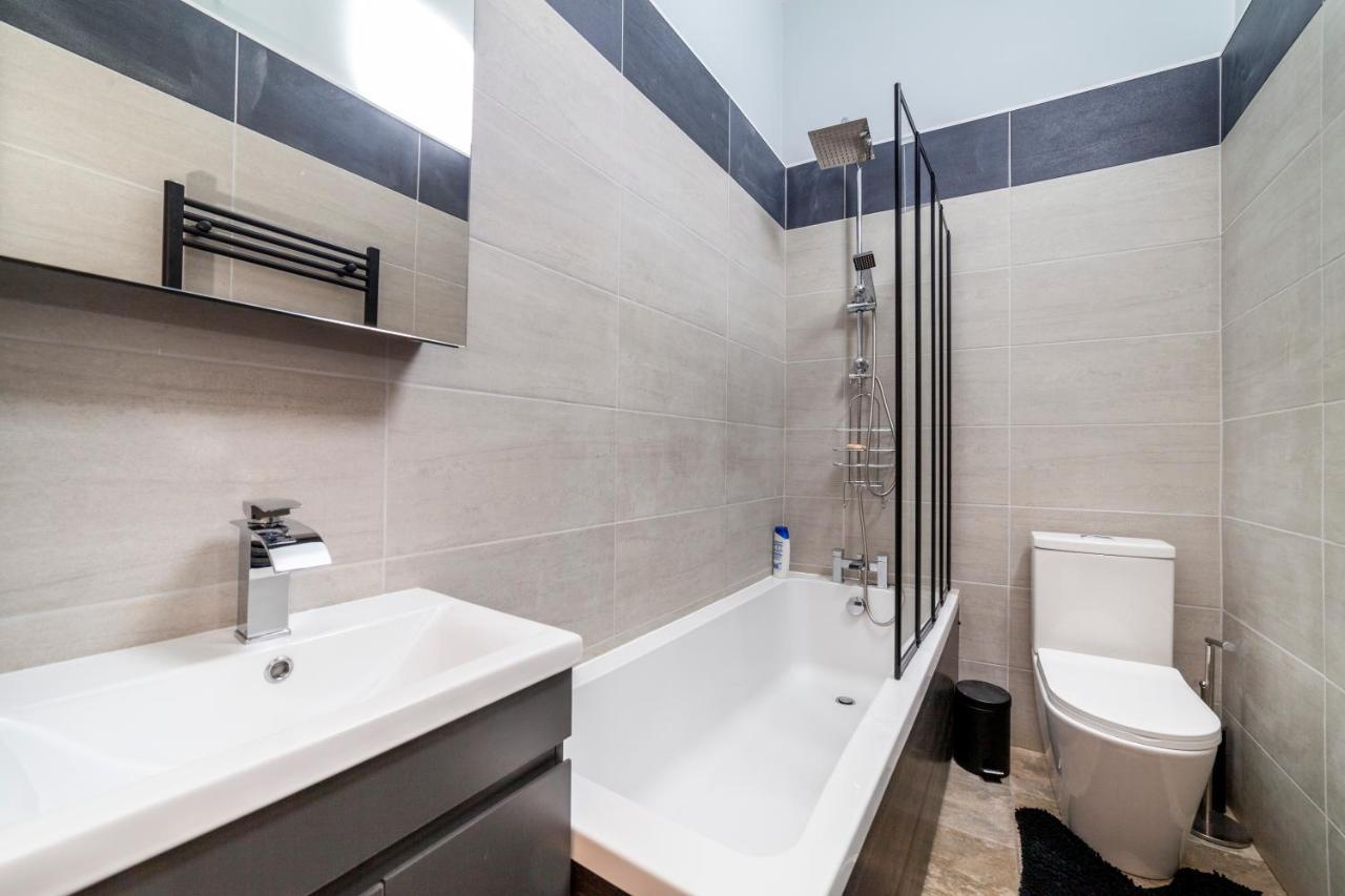 Stunning 2br Flat In Victorian House, Earl's Court London