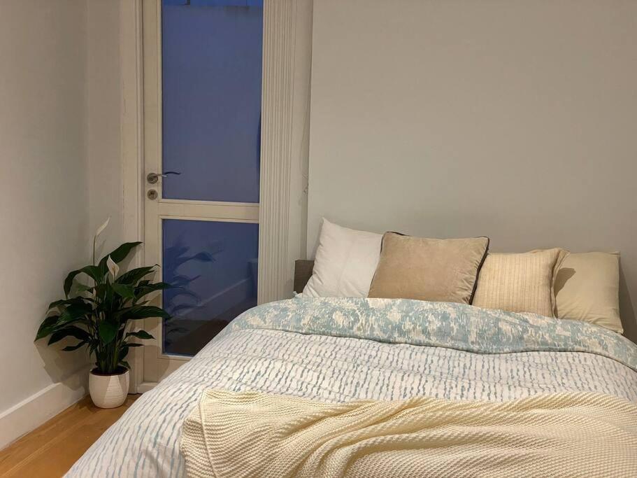 2bdr Modern In Hammersmith West * London