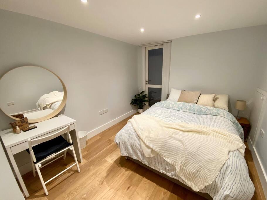 2bdr Modern In Hammersmith West