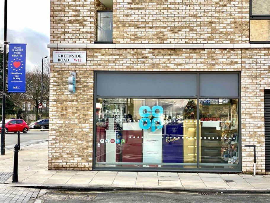 2bdr Modern In Hammersmith West * London
