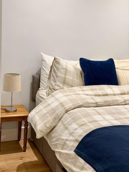 2bdr Modern In Hammersmith West * London