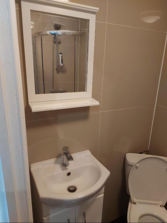 Homestay W13 X Weekly Monthly Discount