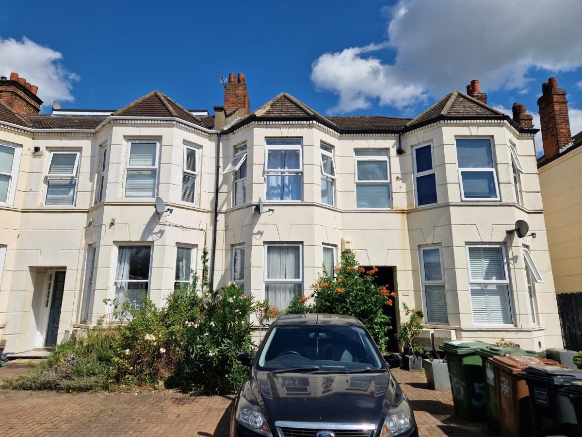 A Lovely One Bedroom In Hither Lane Appartement *