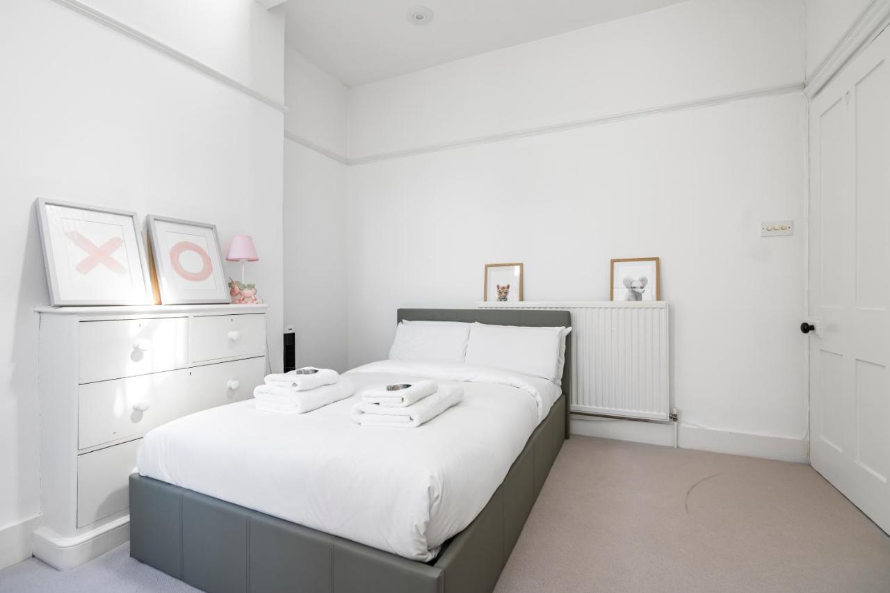 Apartment 4 Bedroom Edwardian Family House Wgarden, Notting Hill *