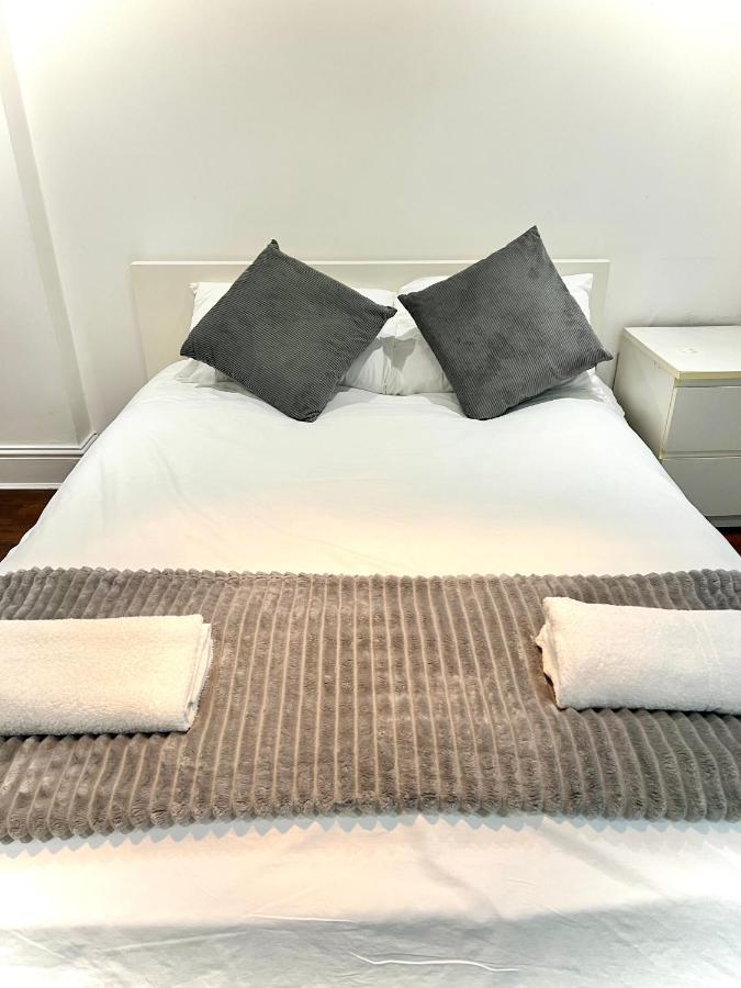 Canary Wharf Holiday Hotel 4*