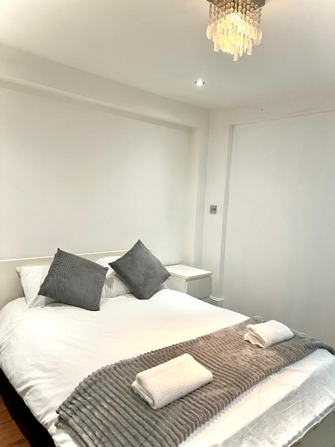 Canary Wharf Holiday Hotel 4*