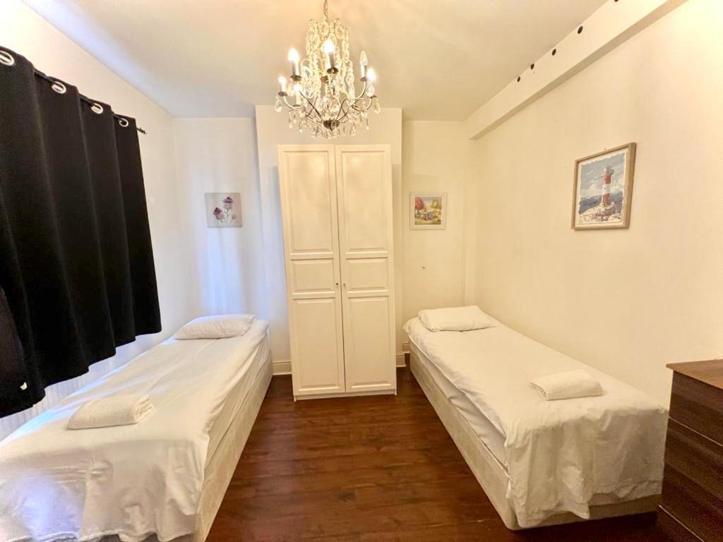 Canary Wharf Holiday Hotel 4*