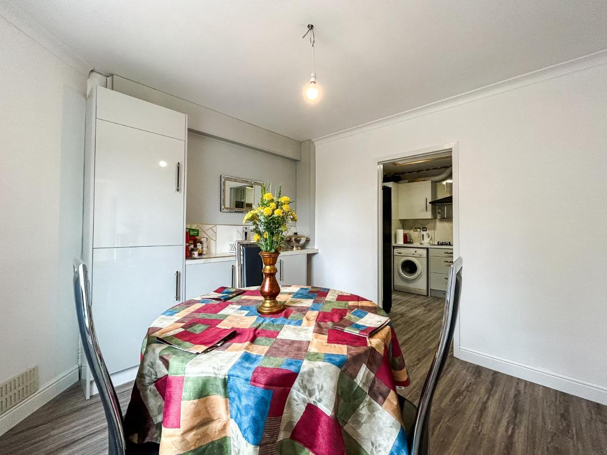 Spacious Double Bedroom In Shooters Hill Londen