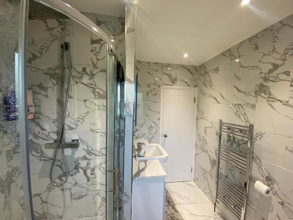 Homestay Twin/king Private Bedrooms In Beautiful Homestay With Private Parking London