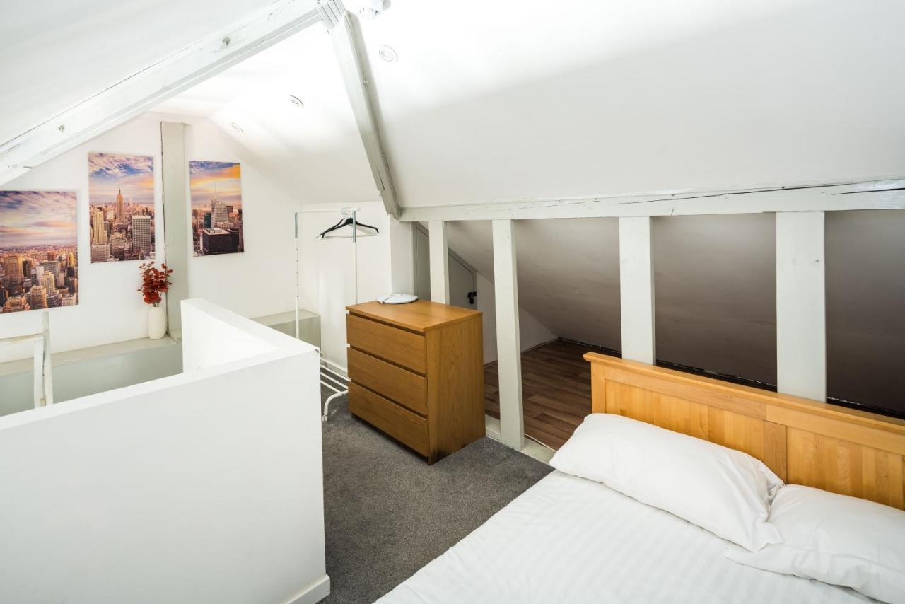 Cozy 2 Bedroom / Westfield / Hammersmith Hospital Londen