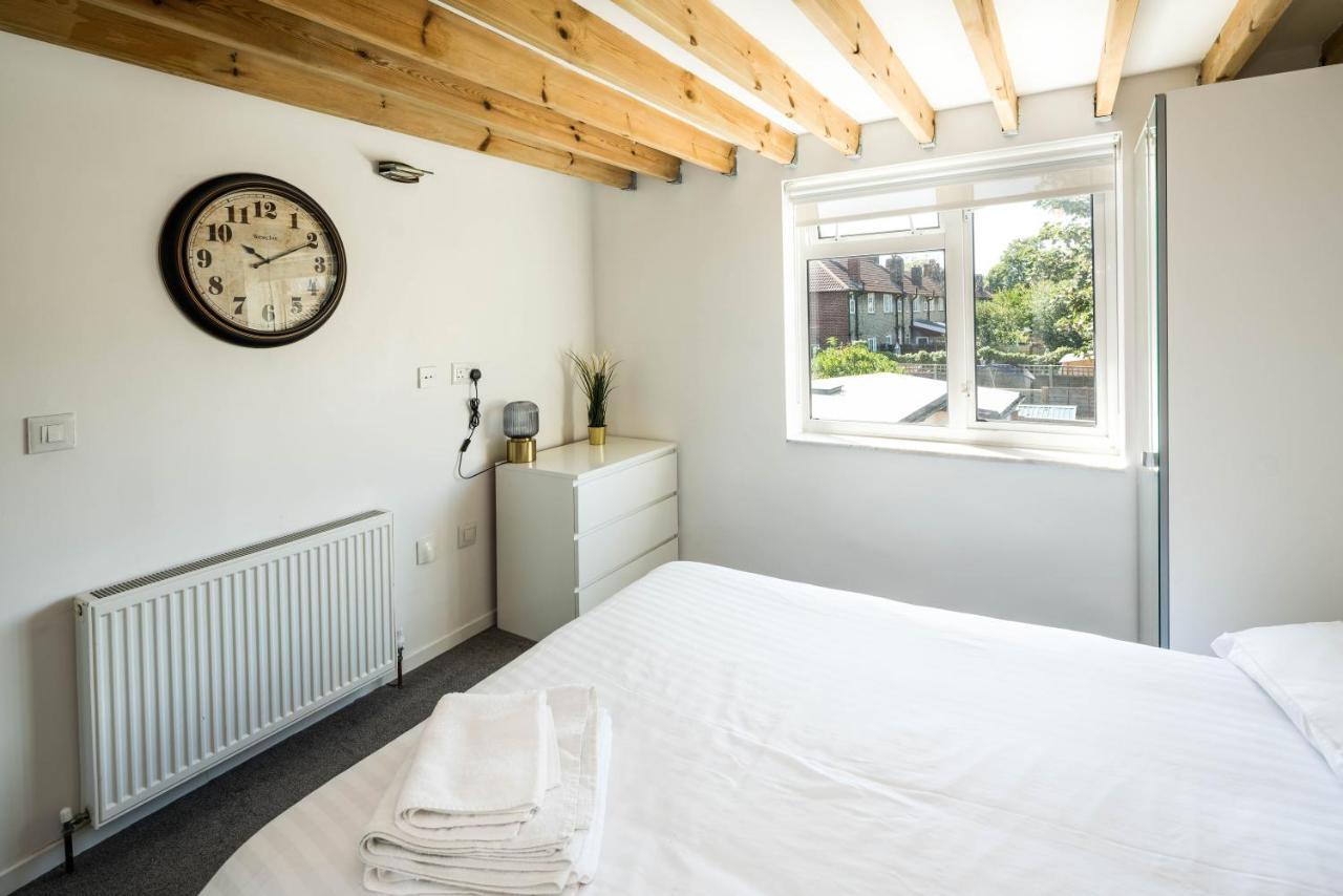 Cozy 2 Bedroom / Westfield / Hammersmith Hospital Londen
