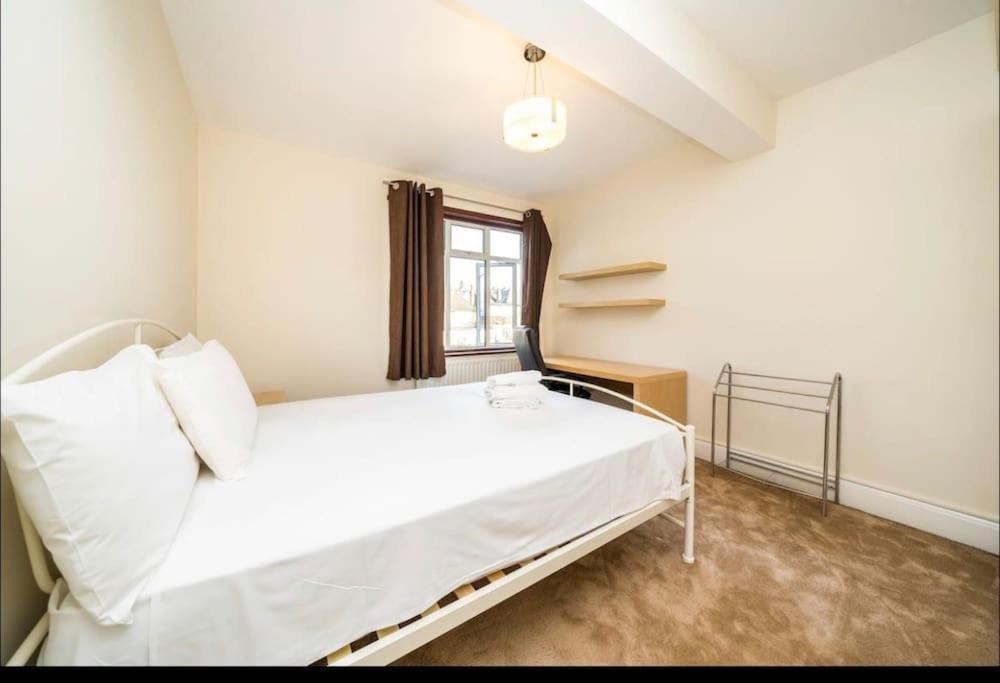 Immaculate Spacious 3 Bedrooms Flat Wembley Park Apartment London