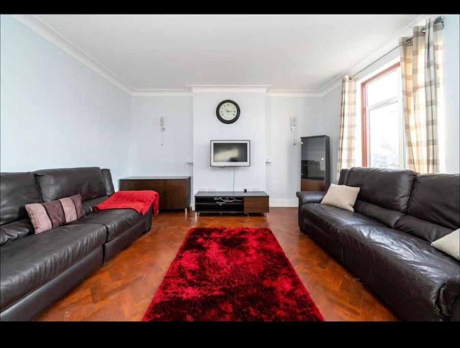 Immaculate Spacious 3 Bedrooms Flat Wembley Park Apartamento