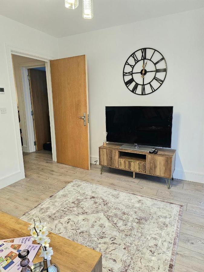 Apartamento C2, Spacious 2 Bedroom Flat In Wembley Londres