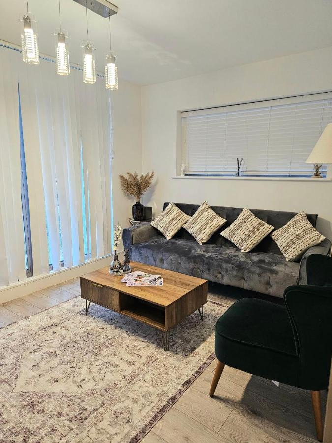 Apartamento C2, Spacious 2 Bedroom Flat In Wembley