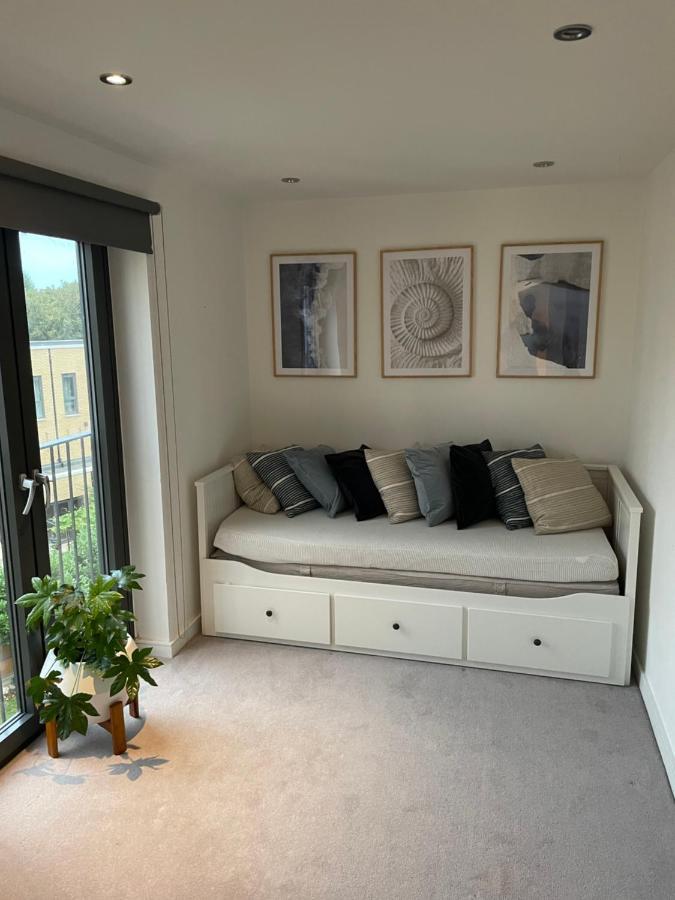 Cosy Bedroom In Luxury Bed & Breakfast Londen