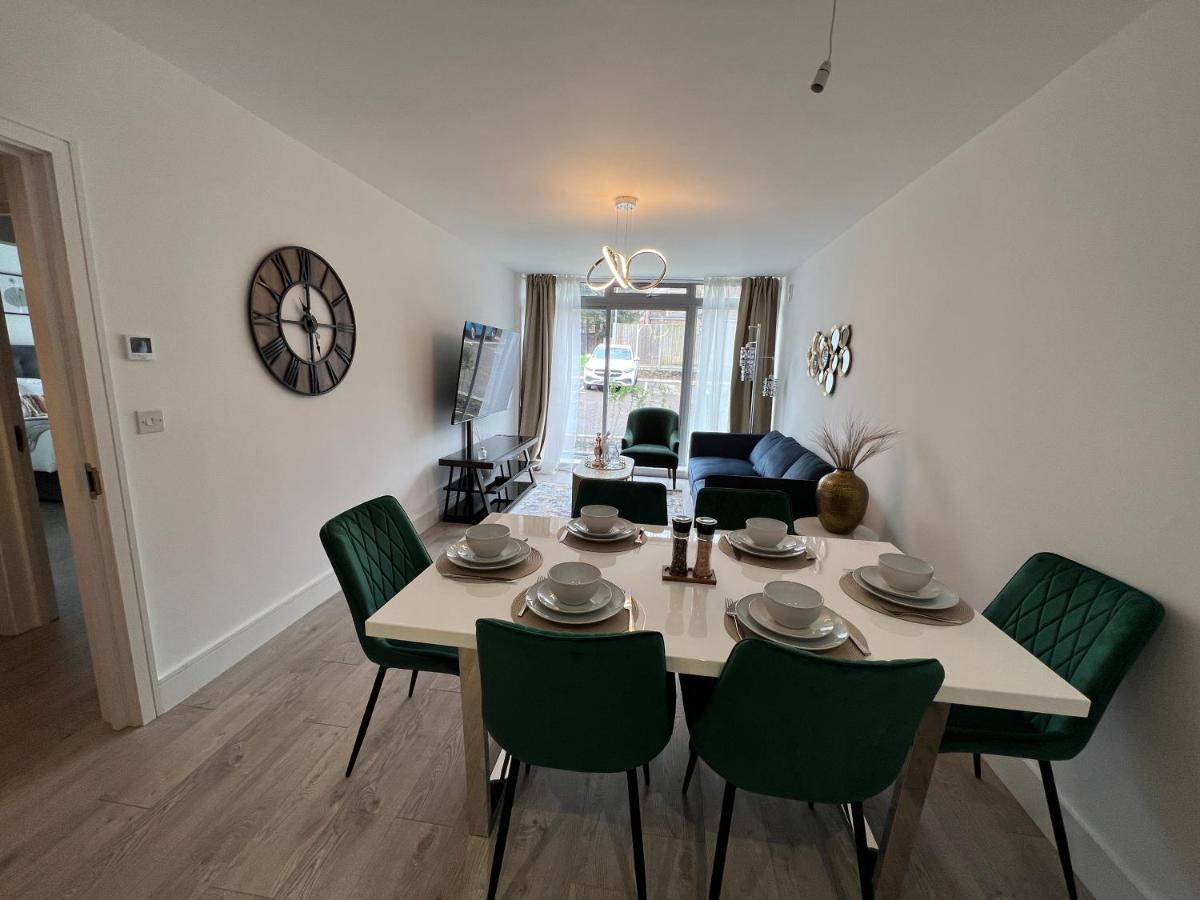 C5, Spacious 3 Bedroom Flat In Wembley *