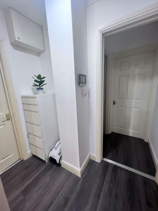 Apartment Flat 1, 419 Fulham, 2 Bedroom, 1 Bathroom Flat