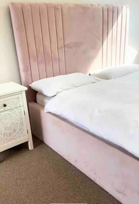 Vakantiehuis Whole House, Ensuite & Garden, 3 Bedrooms