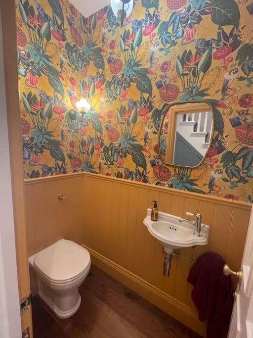 Whole House, Ensuite & Garden, 3 Bedrooms Vakantiehuis *