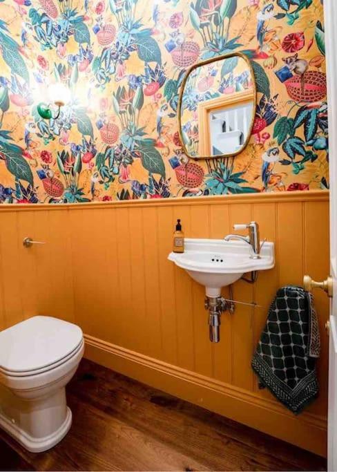 Whole House, Ensuite & Garden, 3 Bedrooms *