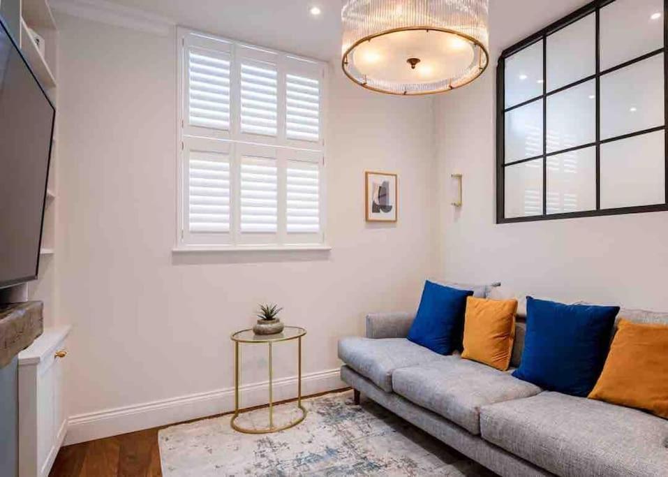 Whole House, Ensuite & Garden, 3 Bedrooms Londen