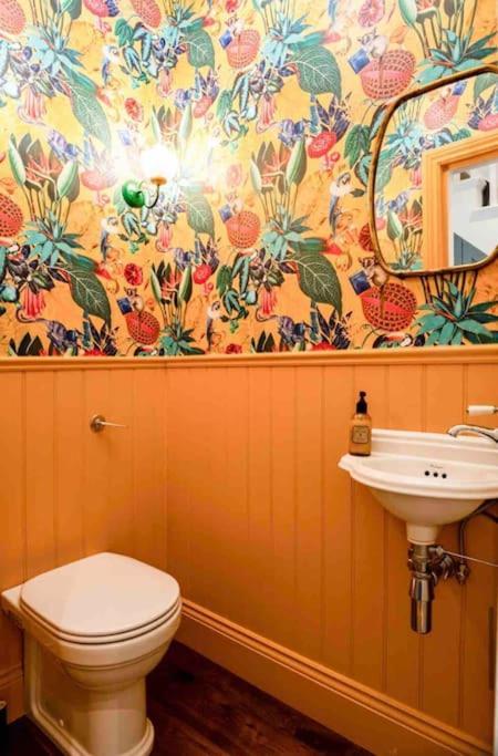 Whole House, Ensuite & Garden, 3 Bedrooms Vakantiehuis *