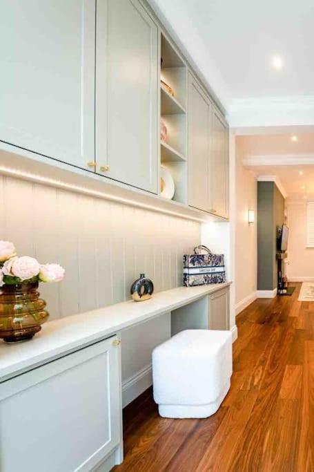 Whole House, Ensuite & Garden, 3 Bedrooms