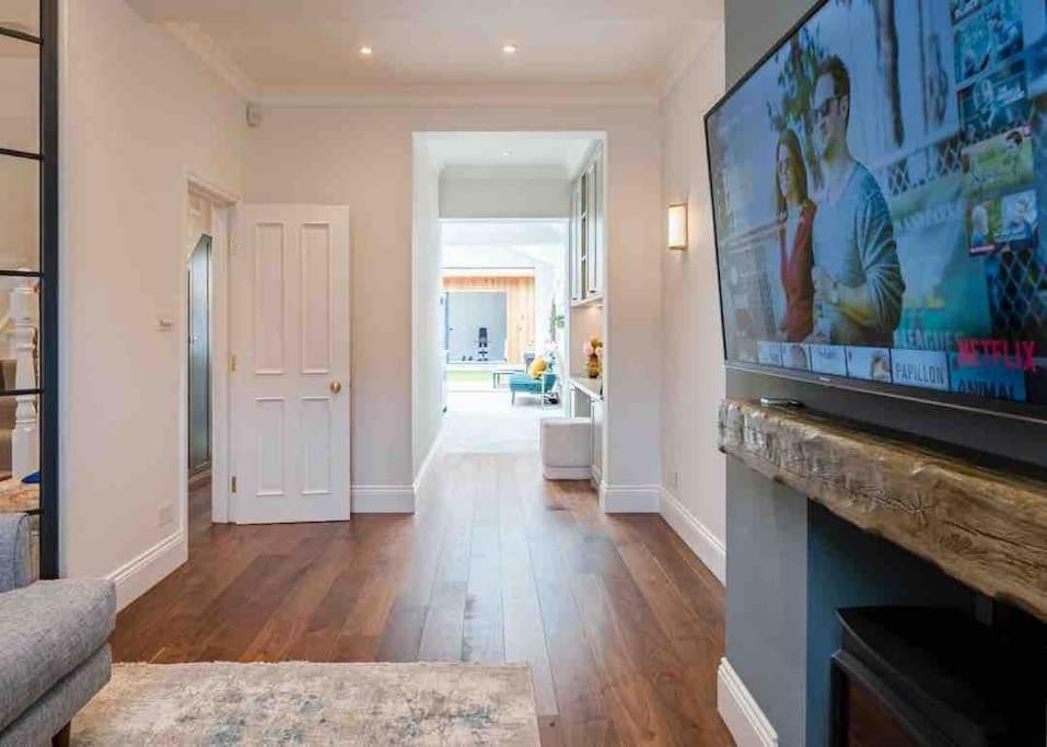 Whole House, Ensuite & Garden, 3 Bedrooms Vakantiehuis