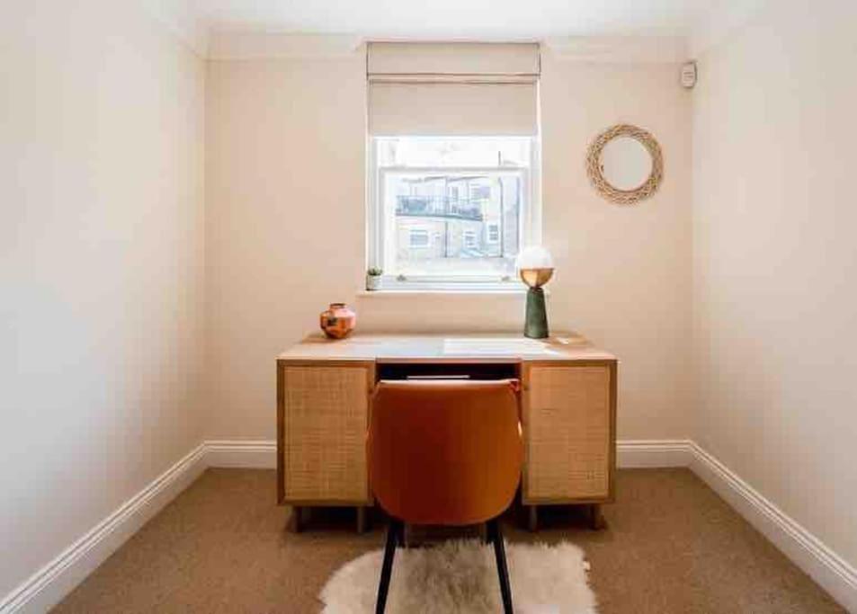 Whole House, Ensuite & Garden, 3 Bedrooms