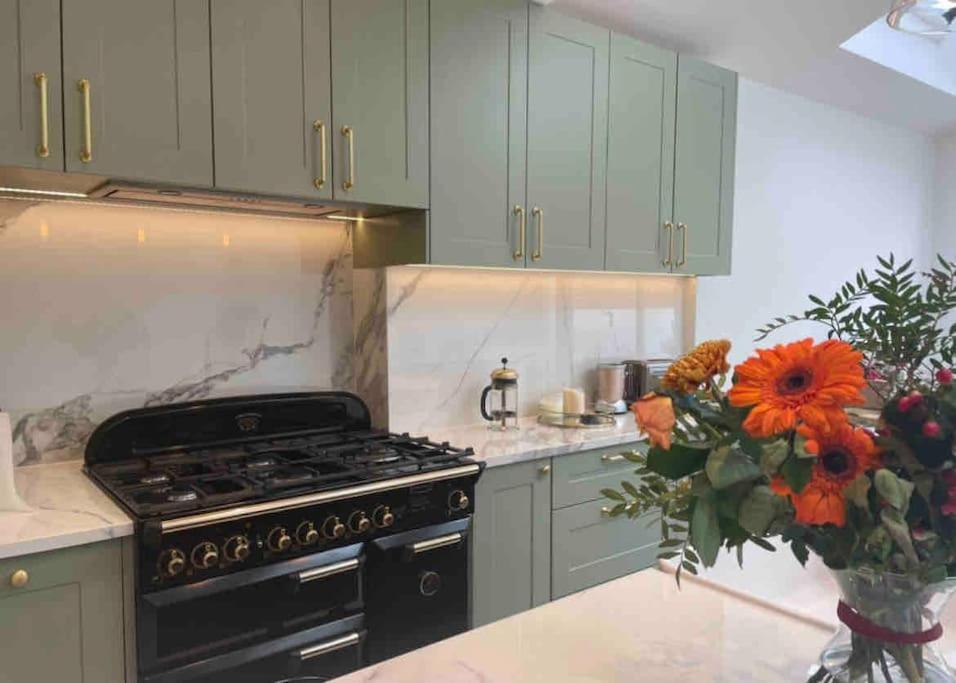Vakantiehuis Whole House, Ensuite & Garden, 3 Bedrooms Londen