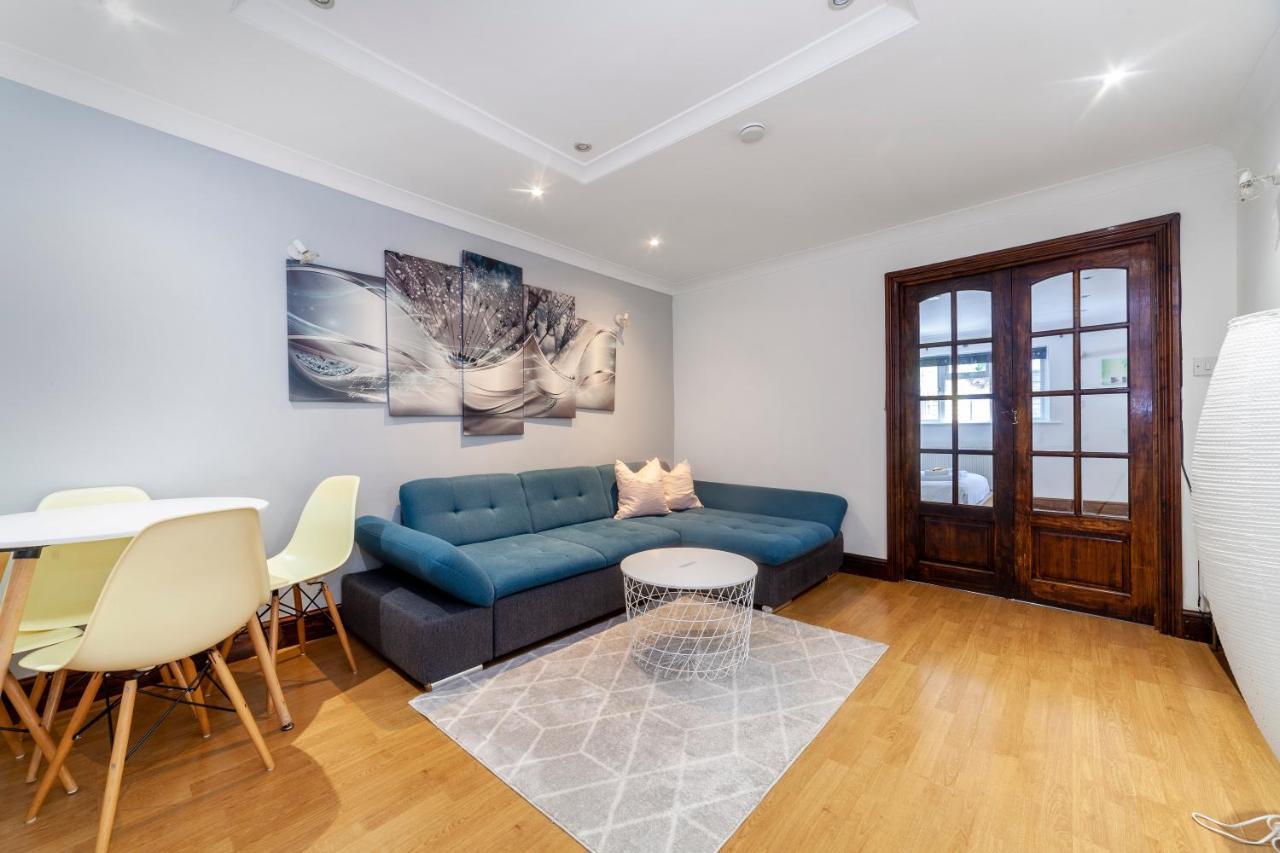 Appartement Bright 1 Bedroom Wpatio, Next To Westfield Centre Londen