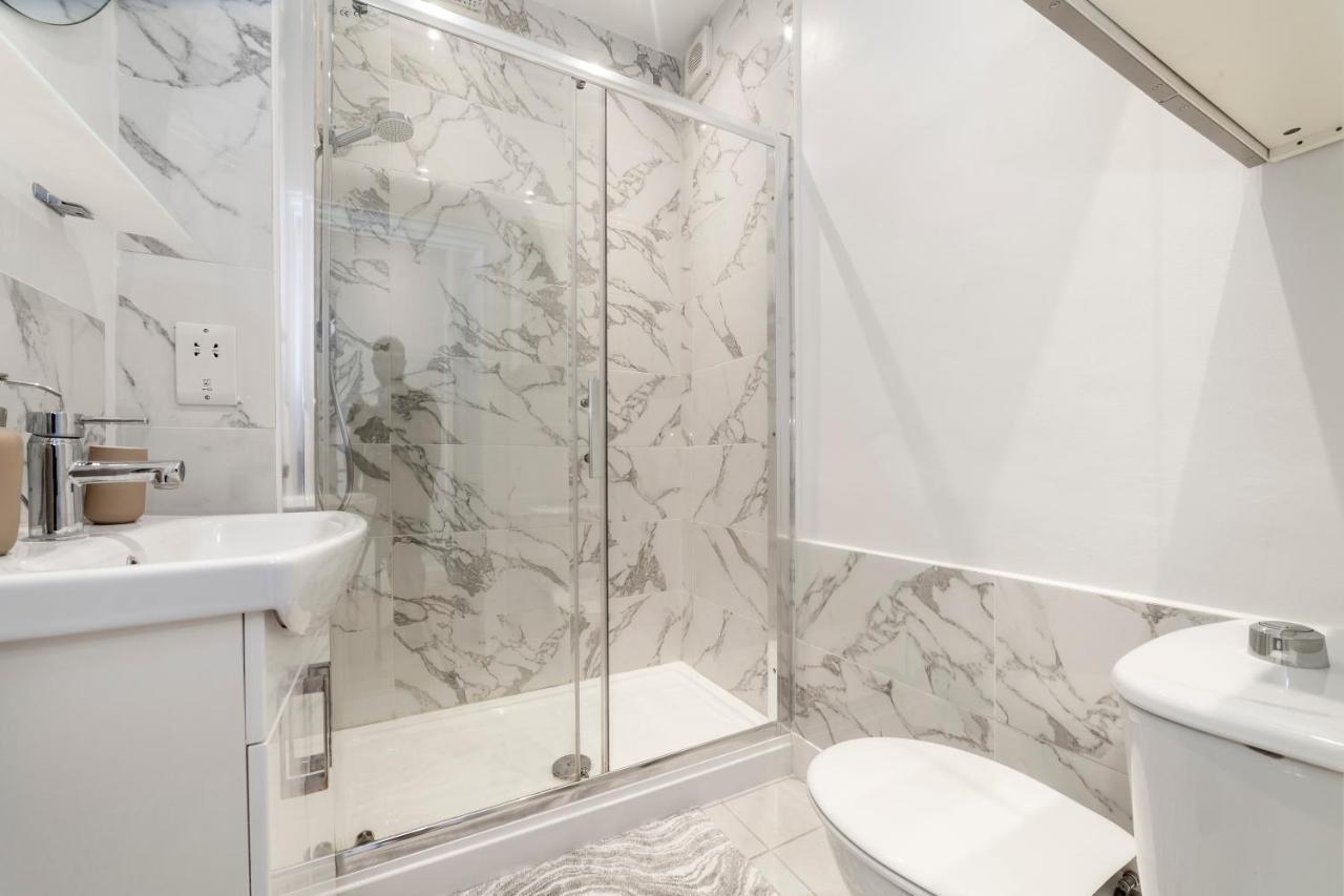Apartment Splendid 2br Wprivate Gdn, Fulham London
