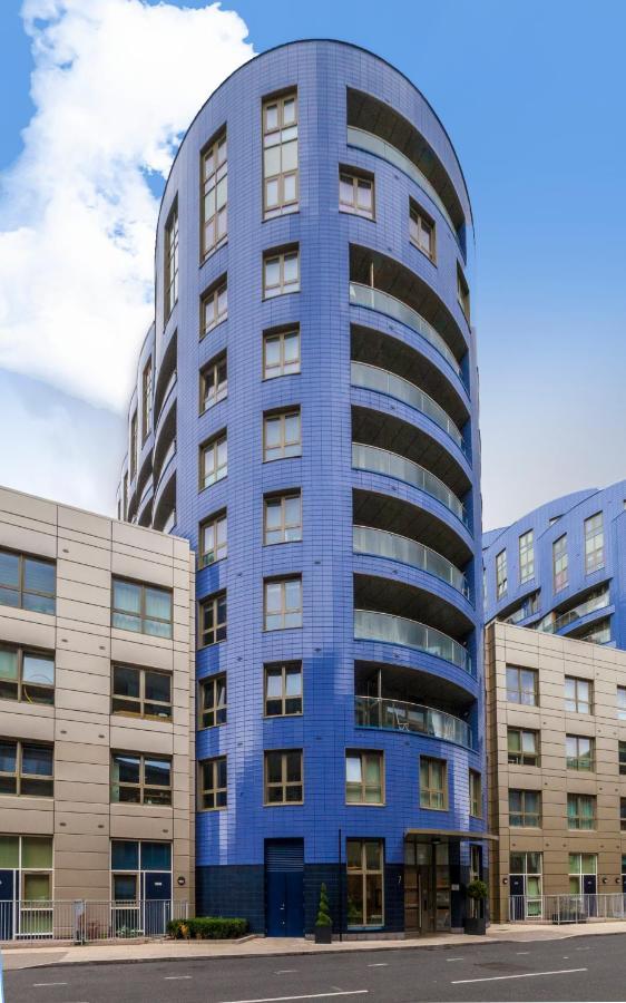Bright & Cozy 1 Bdr Apt Wcharming Private Terrace Londen