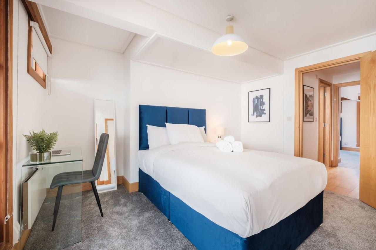 Holborn - Penthouse Apartment *