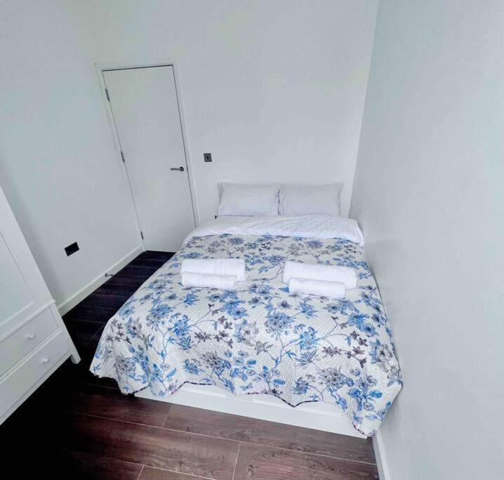 Apartment Flat 3, 417 Fulham, 2 Bedroom, 1 Bathroom Flat