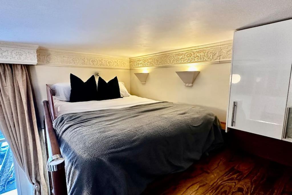 Charming In Notting Hill London