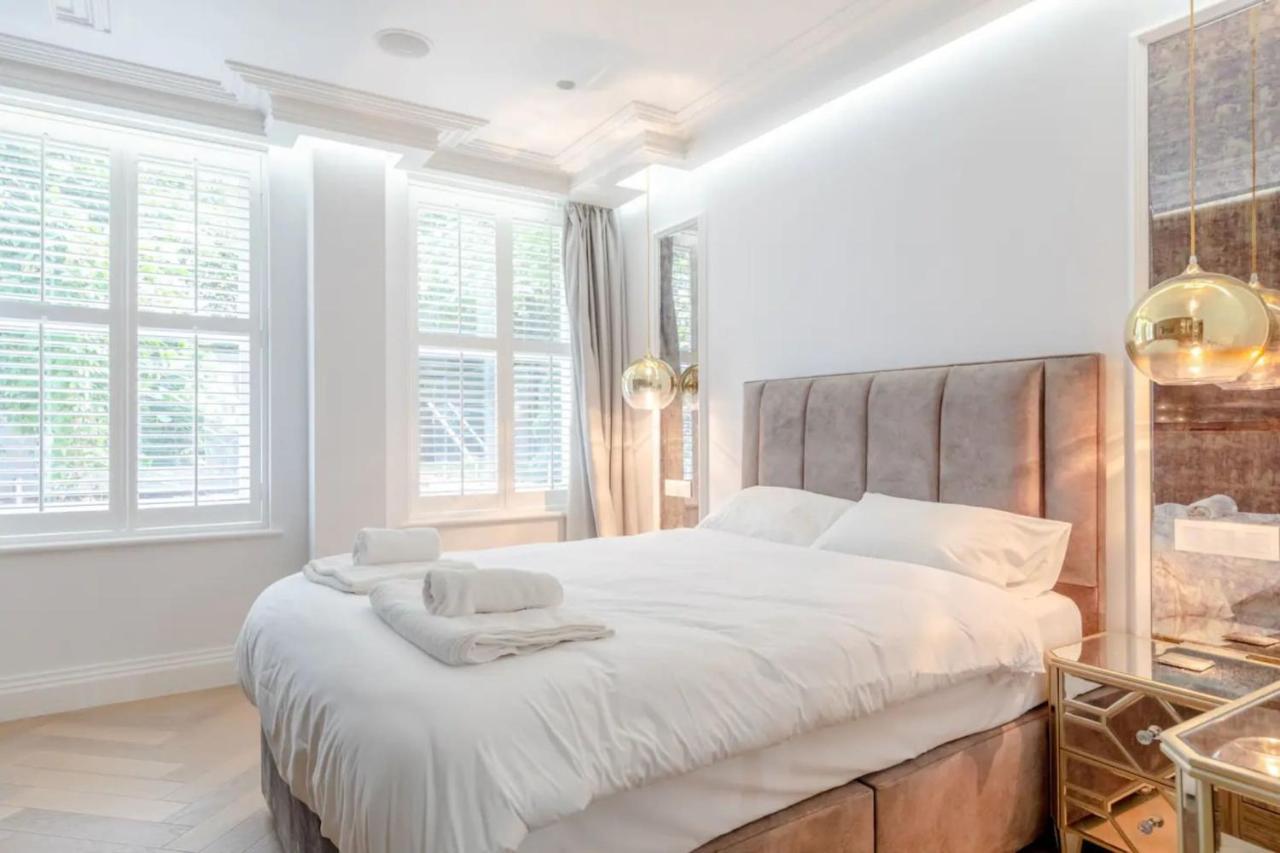 Beautifully Refurbished 2bd Flat - Earl's Court! London