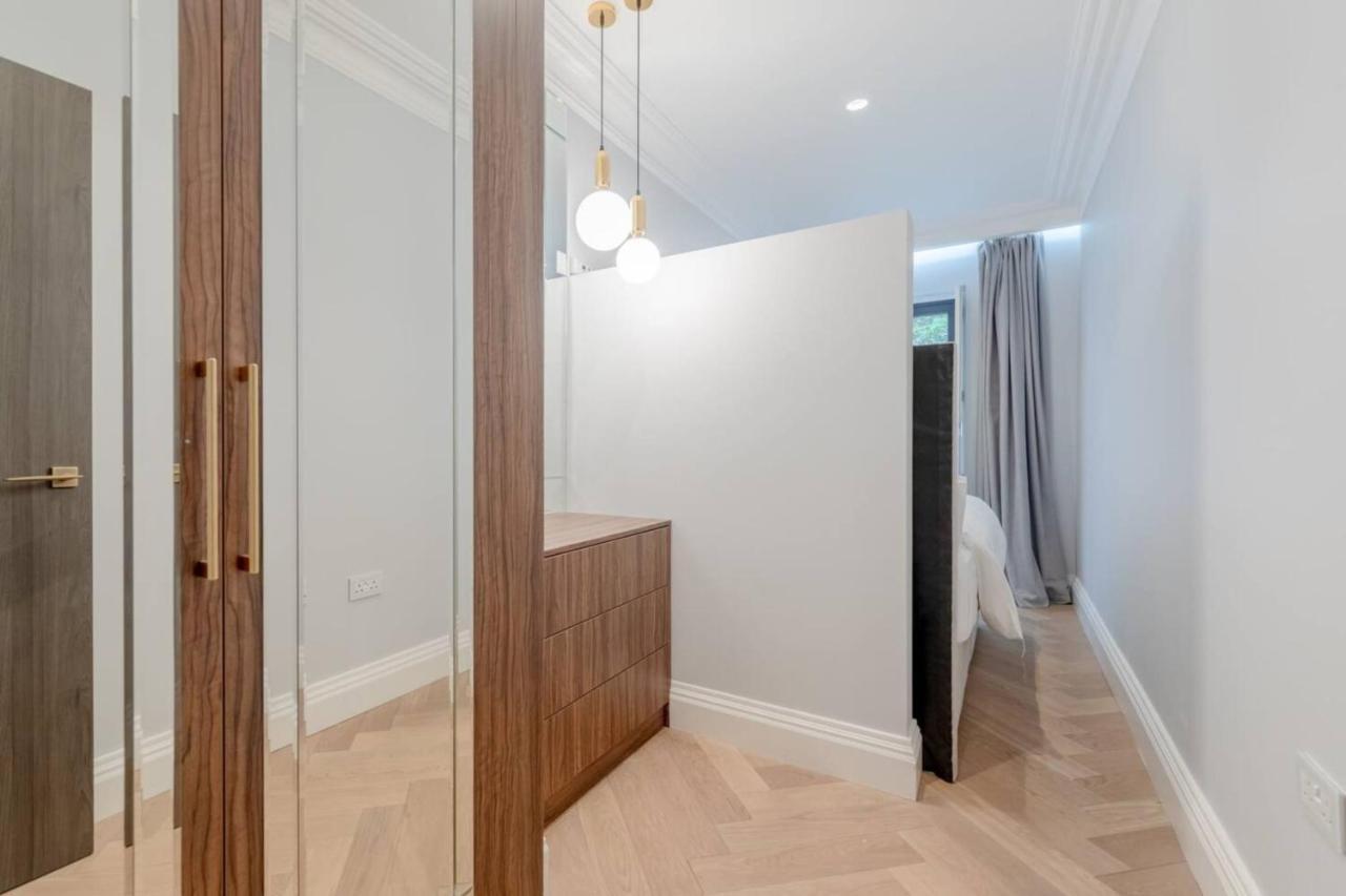 Beautifully Refurbished 2bd Flat - Earl's Court! Apartment London