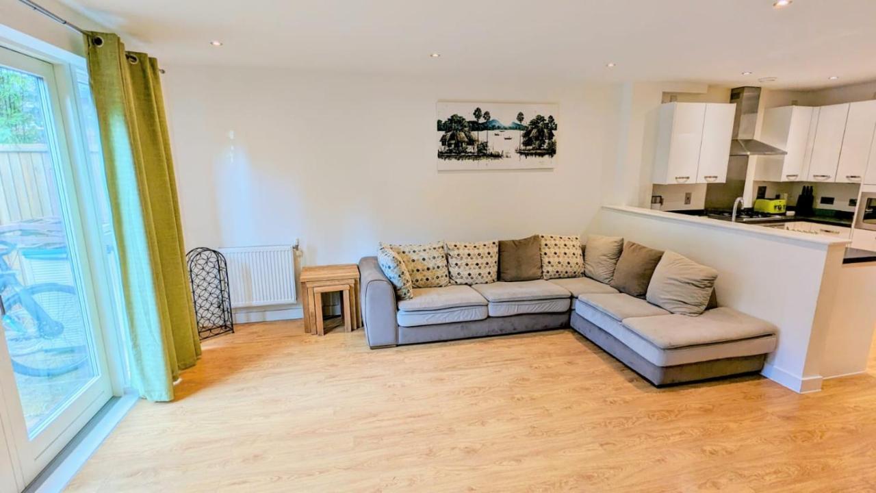 3 Bedroom House In Camberwell Londres
