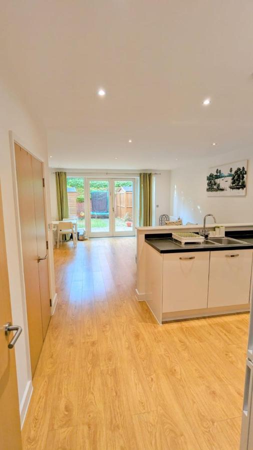 Сasa de vacaciones 3 Bedroom House In Camberwell Londres