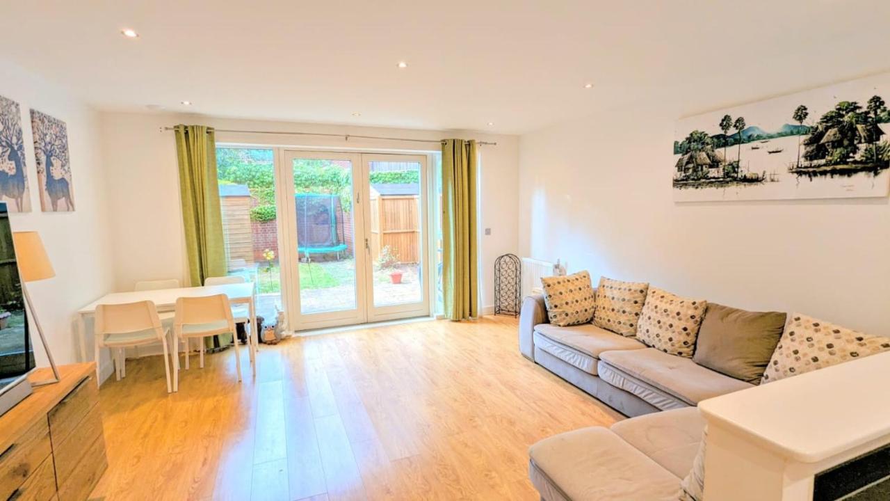Сasa de vacaciones 3 Bedroom House In Camberwell Londres