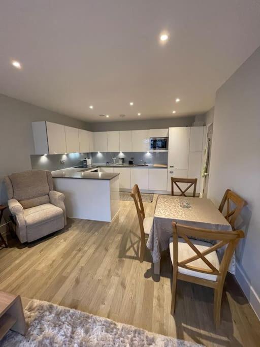 Apartment 2 Bedroom Acton