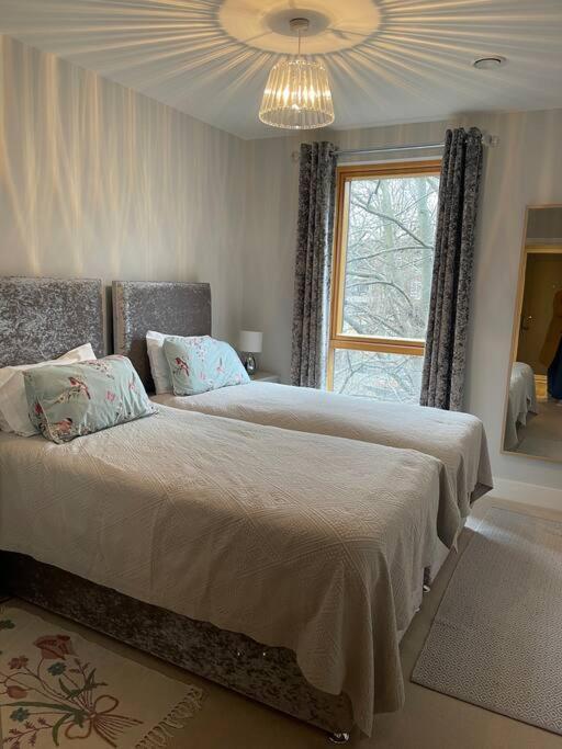 2 Bedroom Acton * London