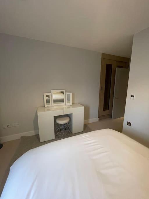 Apartment 2 Bedroom Acton