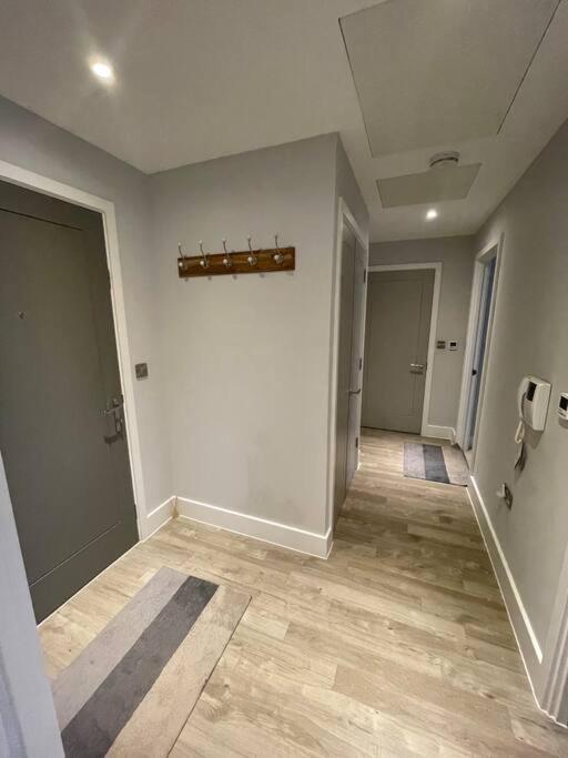 2 Bedroom Acton Apartment London