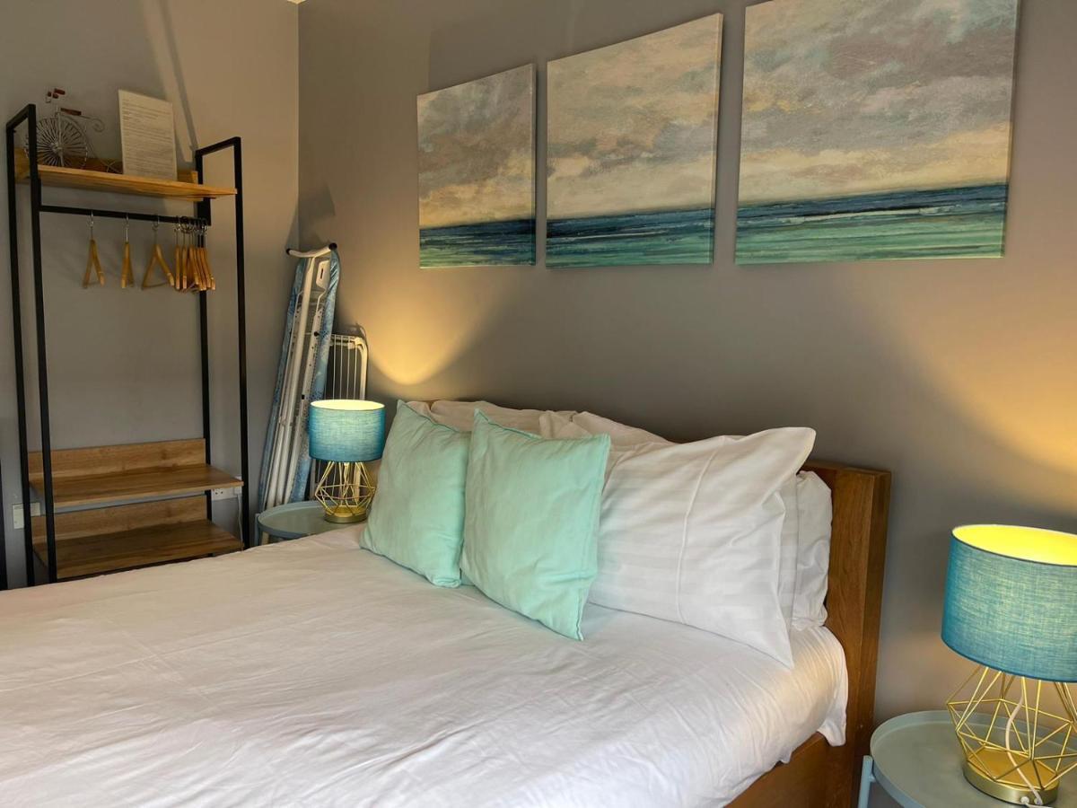 Small Double Close To King's Cross & Camden Apartment *