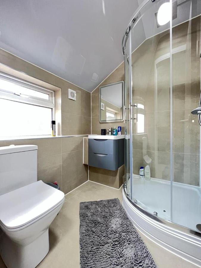 Studio Apartment *